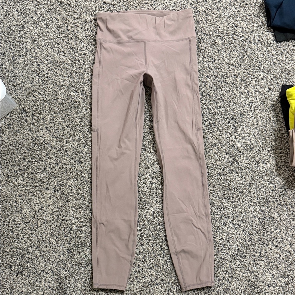 Vuori Women's Leggings in Taupe